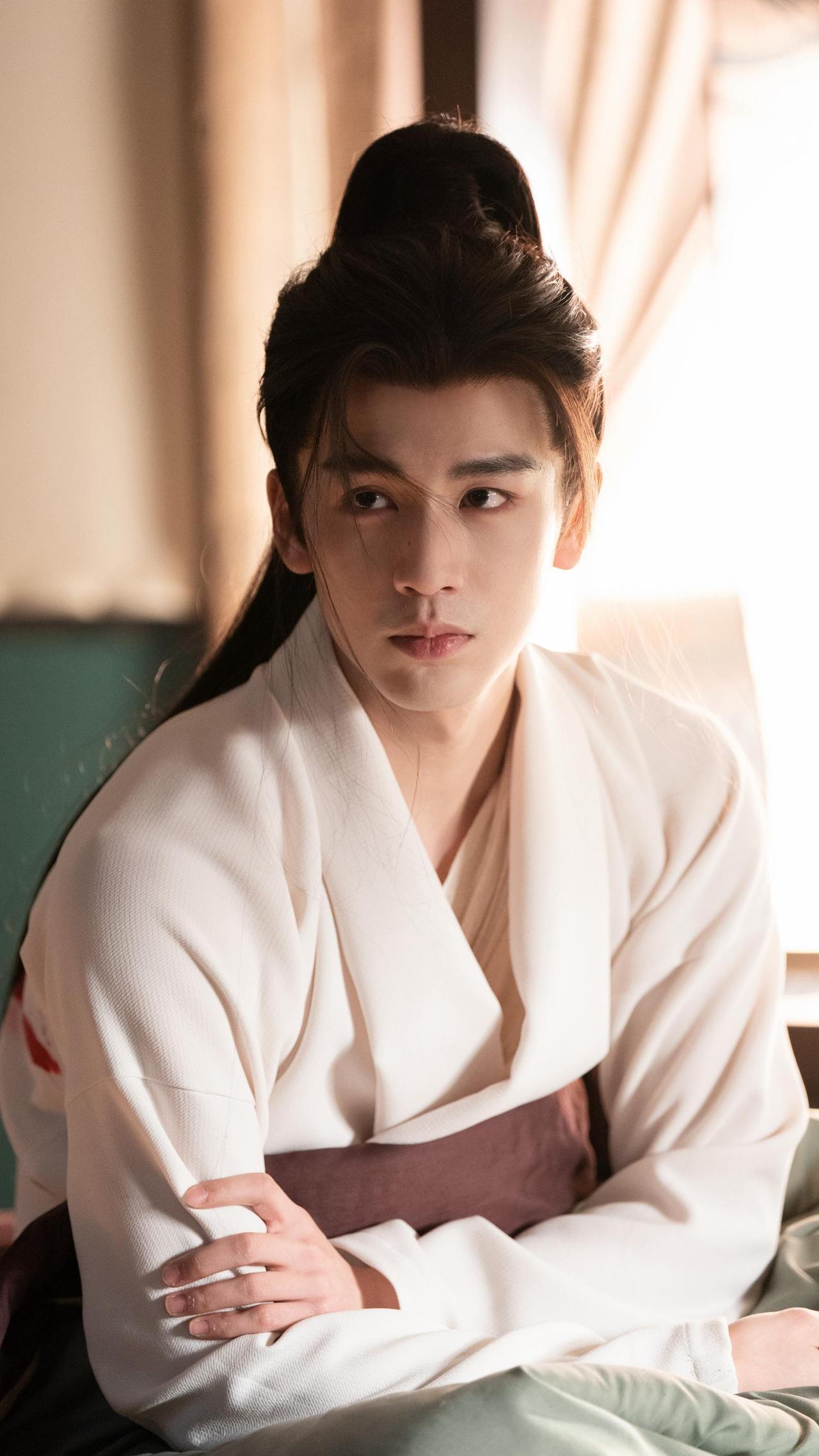 捡男人生存指南：水里的别碰，冬天的可以冲


姐妹们，路边的男人真的不能随便捡。