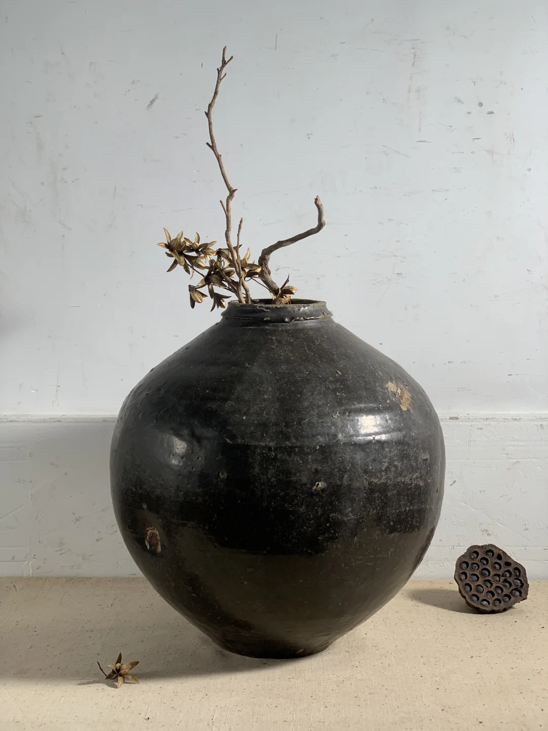 柴烧大肚老罐；花艺插花；民宿茶室侘寂摆件