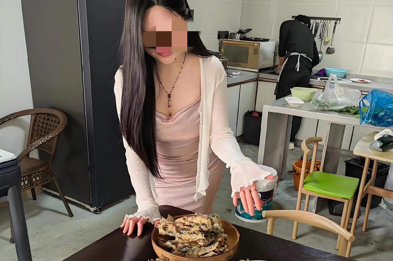 五个姑姐全都不管亲妈，未来婆婆得了老年痴呆，二婚的我不敢结婚了！
 
我今年35