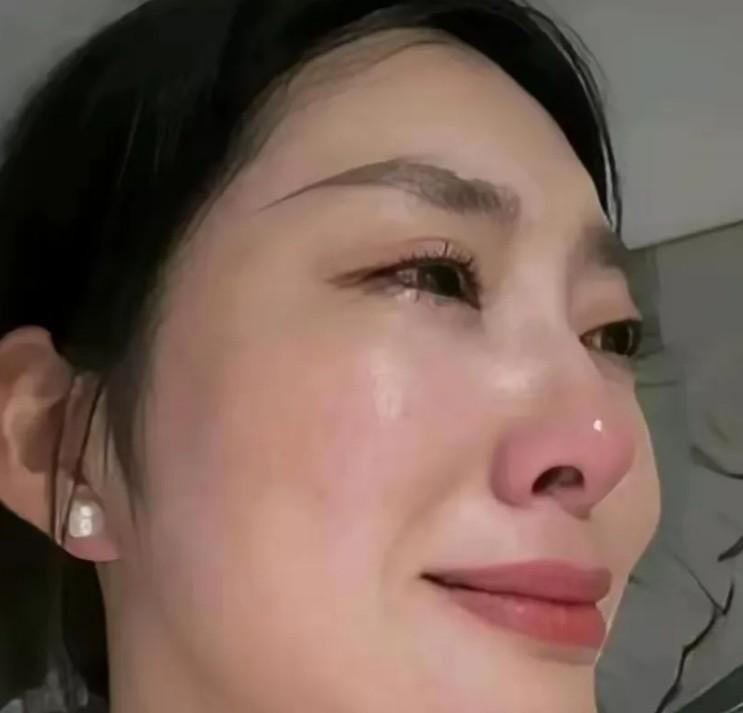 我绝经后，就和老公分床。已经有 3 年了，我睡主卧，他睡次卧。最近家里气氛有点微