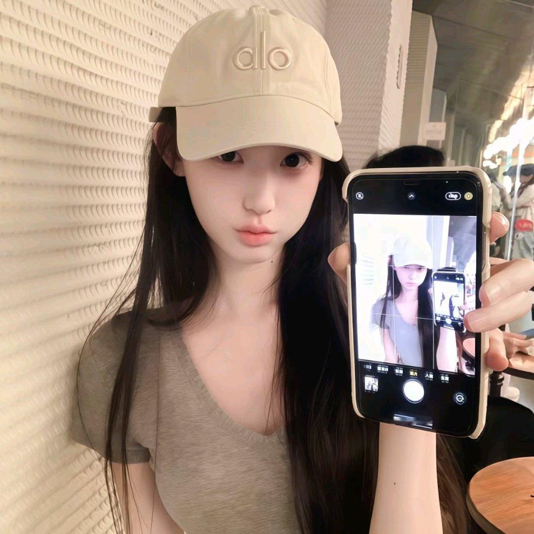 𝑾𝒆𝑪𝒉𝒂𝒕女生头像 | 优质女头 | 氛围感女头 ｜图源网络 专栏