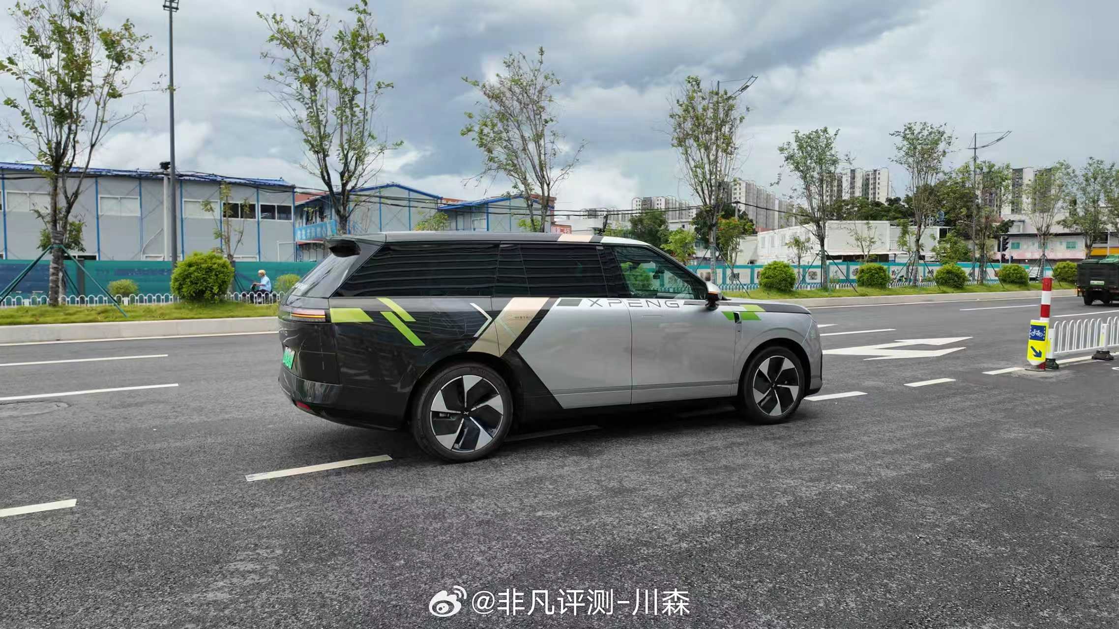 何小鹏完成Robotaxi第一单小鹏Robotaxi开启内测小鹏Robotaxi