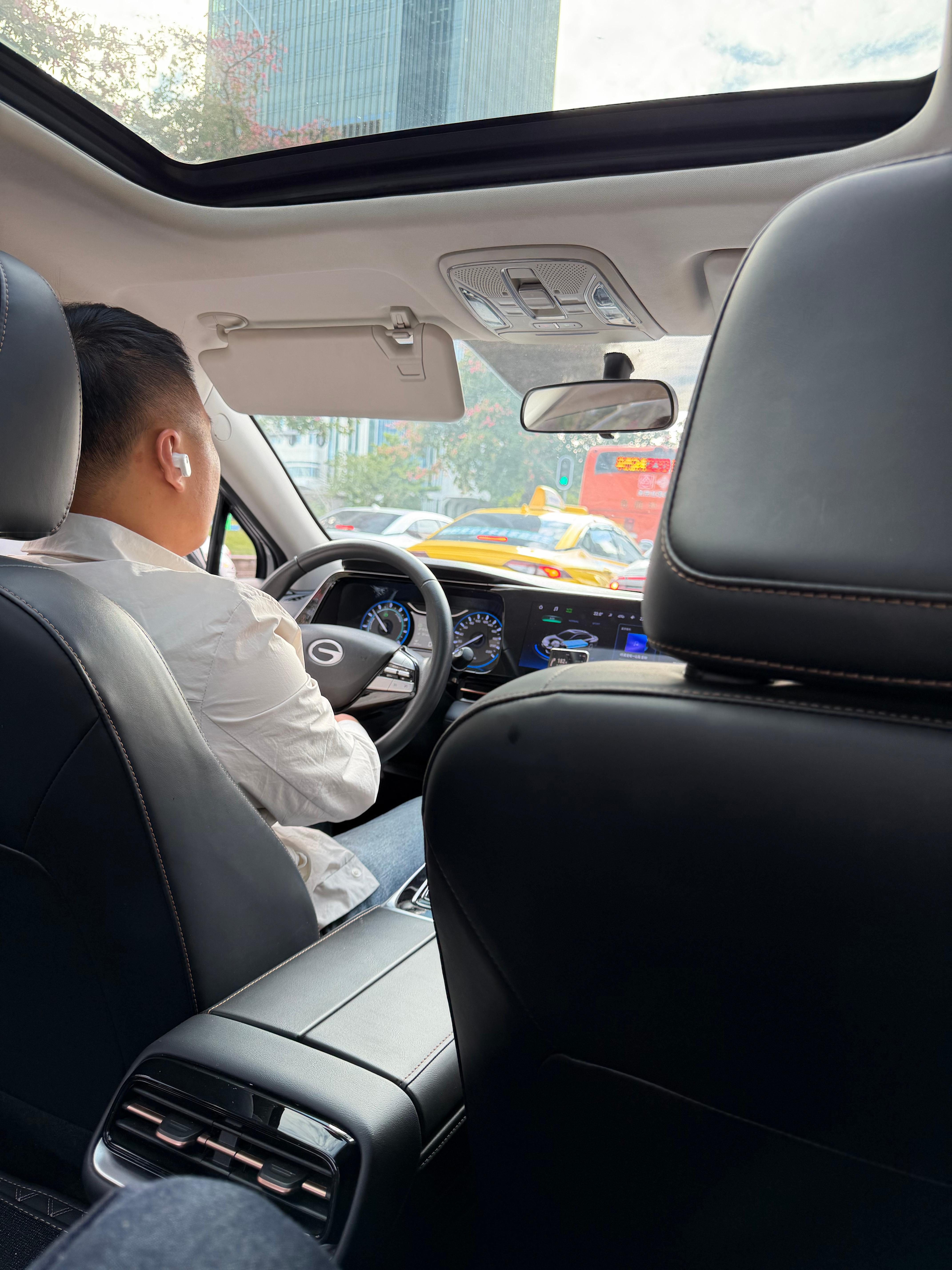 打车去机场司机问我车展不是还没开始吗？我的车展提前结束了 没约上的下次～ 