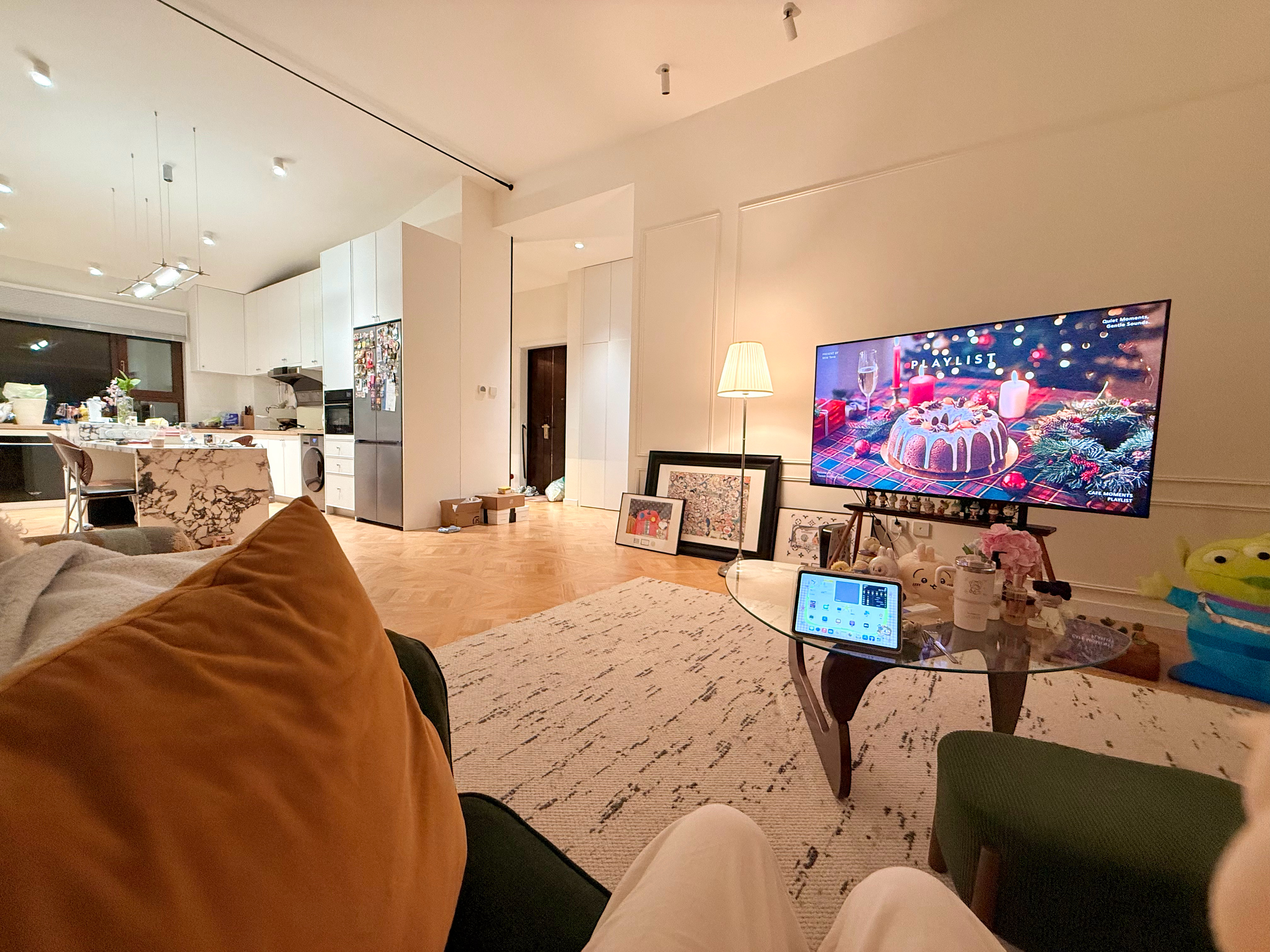 衣服洗了地板吸了沙发套换了垃圾扔掉了柜子整理完毕正在等米饭煮好… 