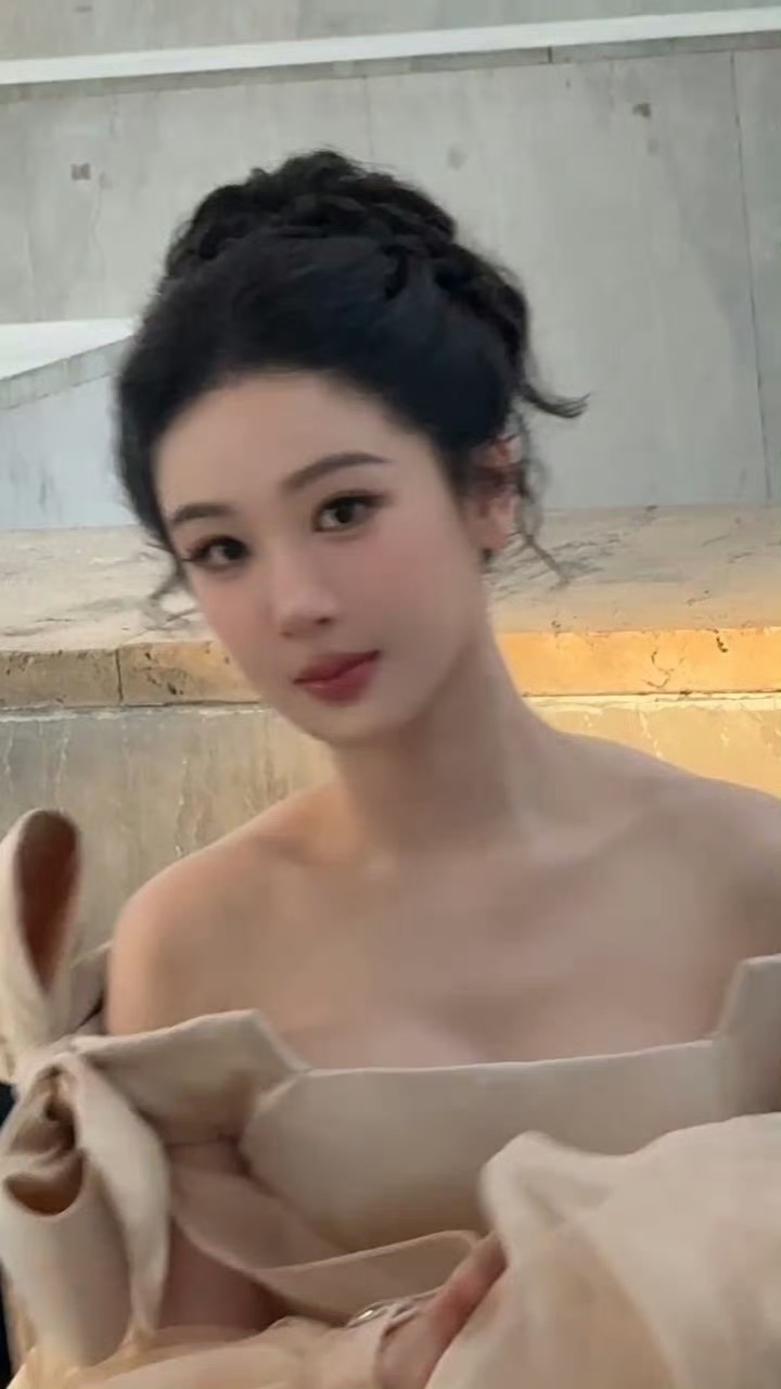玉兰花开君再来番位嘘🤫，少拉扯杨紫，杨紫很忙紫米很忙，勿cue