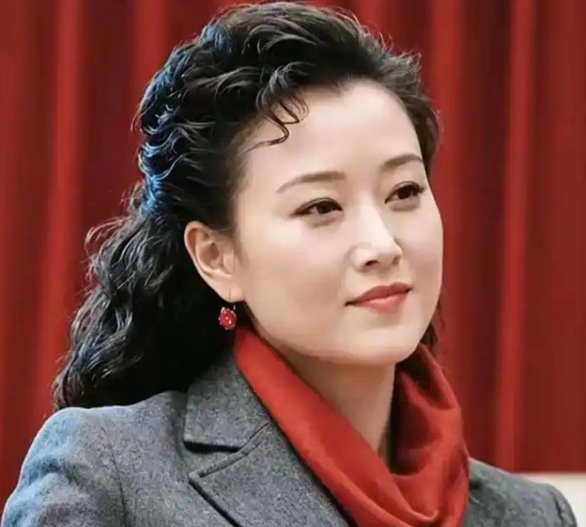 1996年，著名歌唱家宋祖英亲手将年仅18岁的小保姆送进了监狱，法院一审重判12