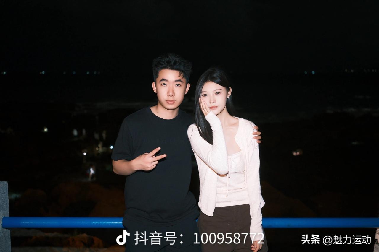 之前好多人磕大网红李善宝和小美这对跨国情侣，大家都觉得他俩太不容易了。

谁料网