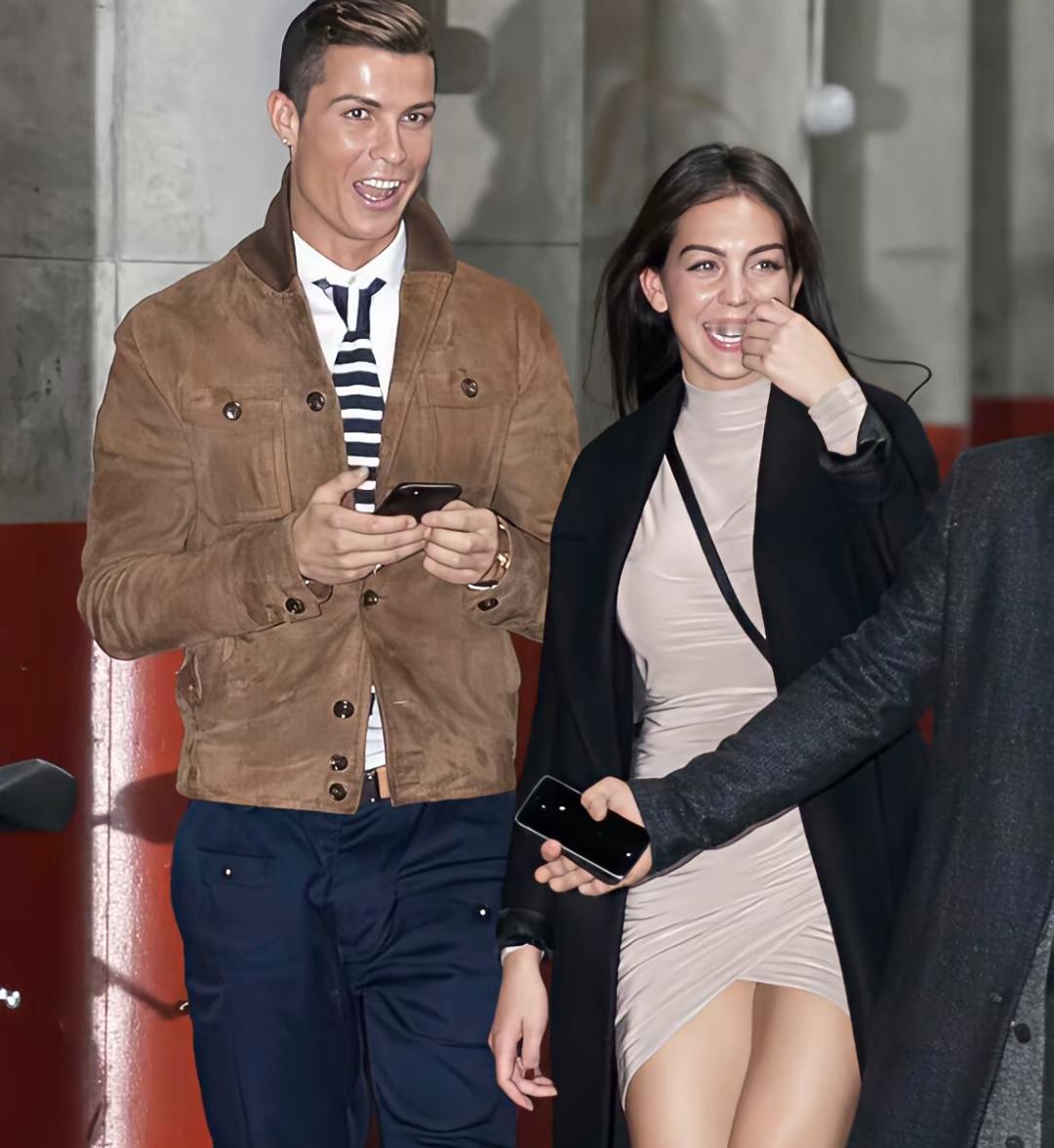 难怪C罗能爱上乔治娜，曾经的她，也如此的青春靓丽
初遇C罗的乔治娜，虽说没有那么