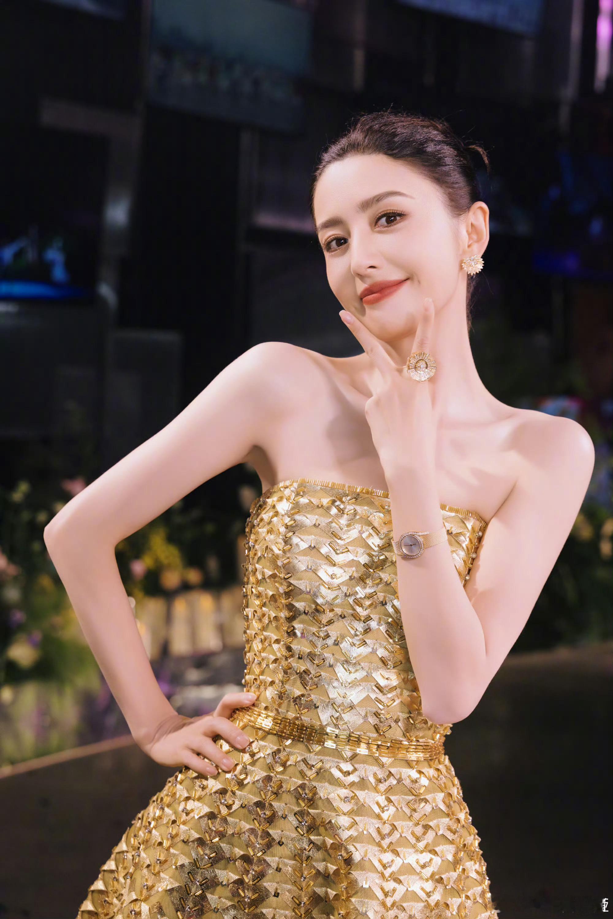 朋友称佟丽娅与陈思诚是新型离婚关系离婚五年还能每年卡点庆生、一起拍戏带娃，佟丽娅