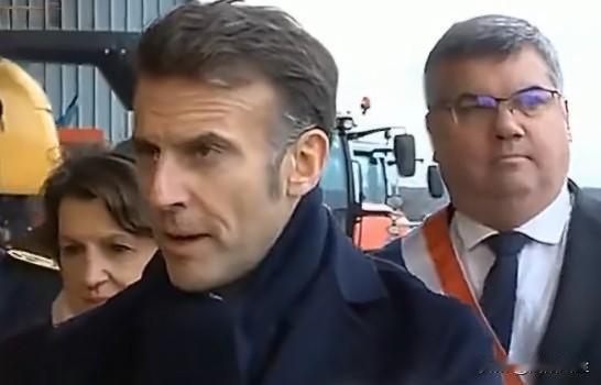 记者:“圣诞节前不久，您曾表示将恢复与普京的对话。现在已经过去一个半月了，是什么