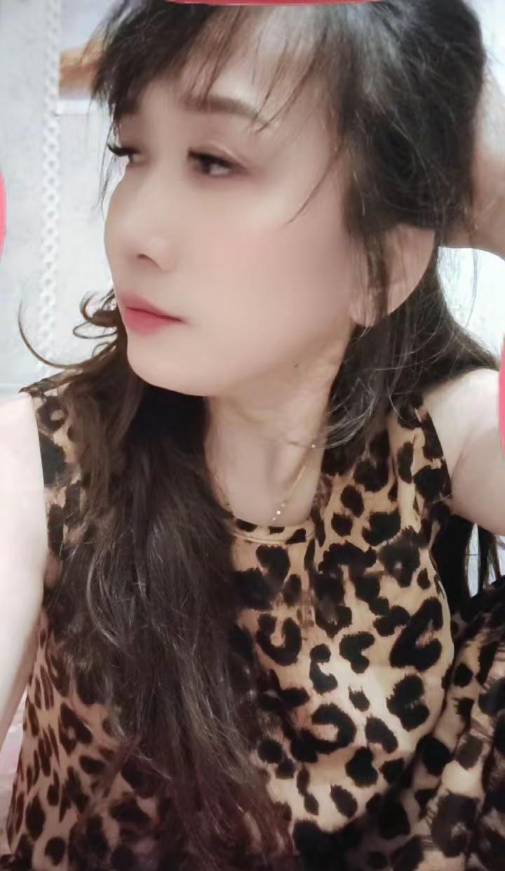 坚强不屈就是我的性格，人生总有风风雨雨，酸酸甜甜，杂七杂八不周到，但我都不会退缩