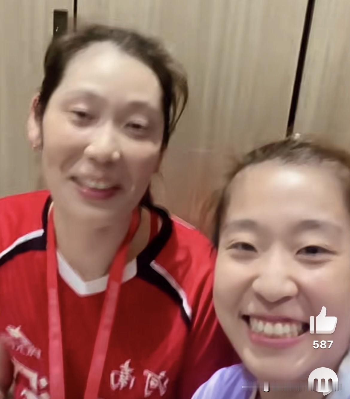 “所有的时间都被温暖着[给你小心心]”

王思敏社交媒体发文道感恩，她连用三个感