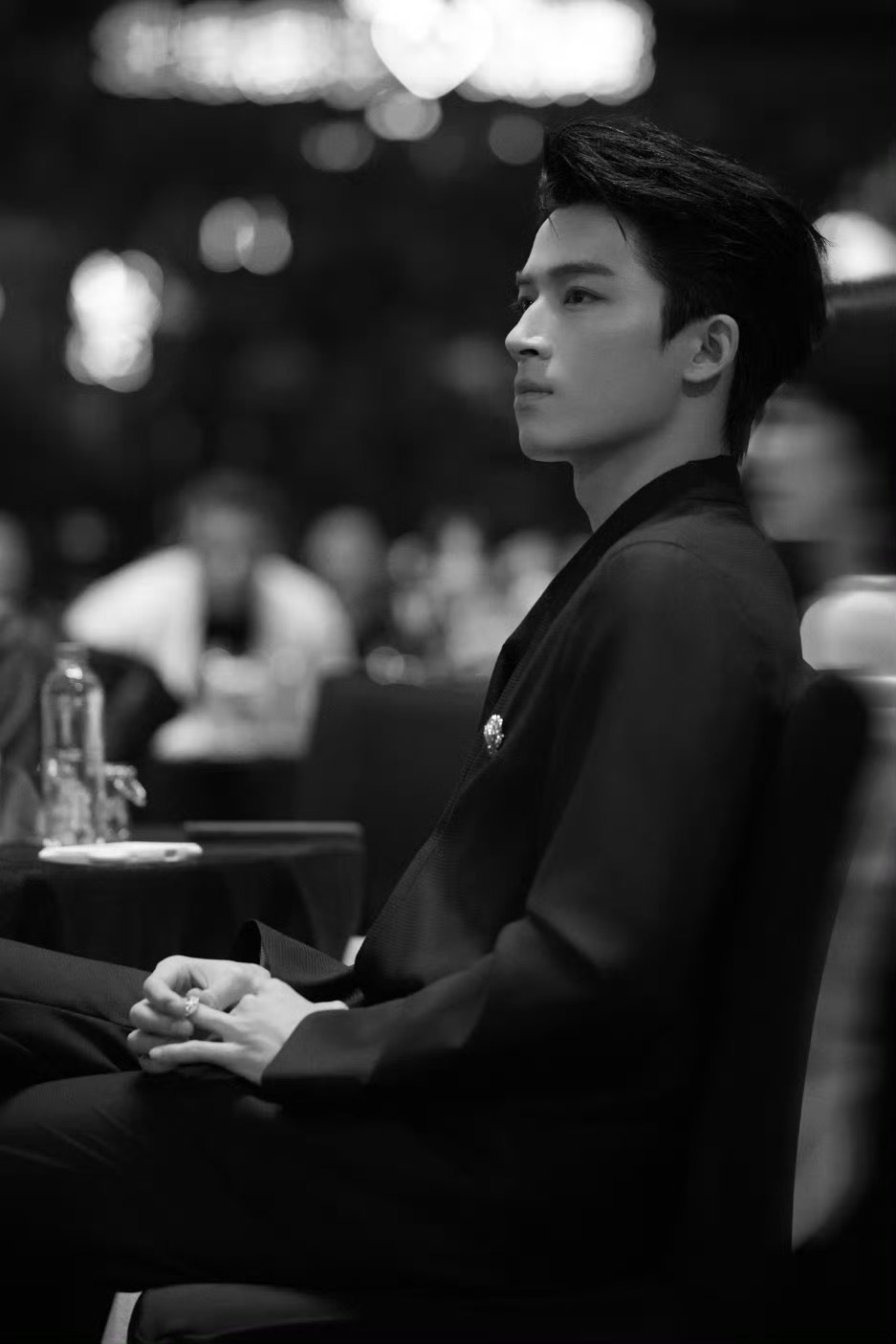 王星越官宣湖南卫视跨年  王星越今年在湖南卫视跨年，墨雨云间大爆，想看王星越帅气