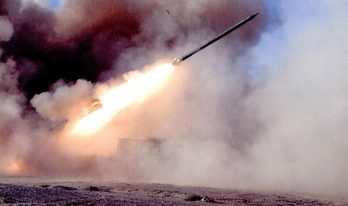 中国国家精密机械进出口总公司研制了一型WS-1B远程火箭炮，最大射程180公里，