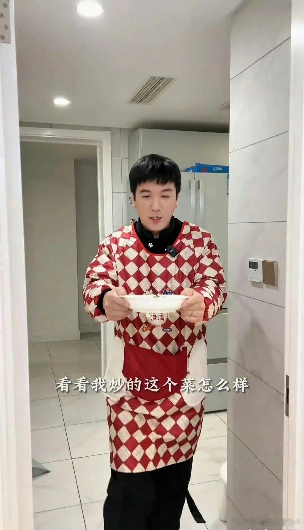 杨子之前的做饭视频是摆拍 ​​​