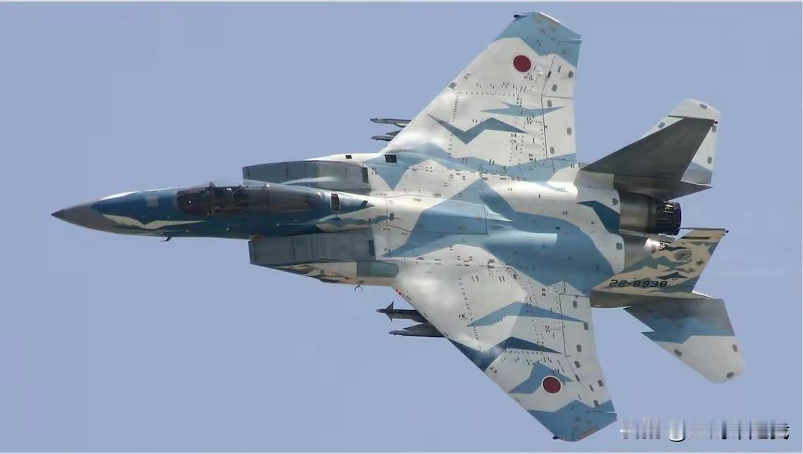 日本的F-15是从80年代开始陆续交付的，但现在为止使用已经超过40年，即便是一