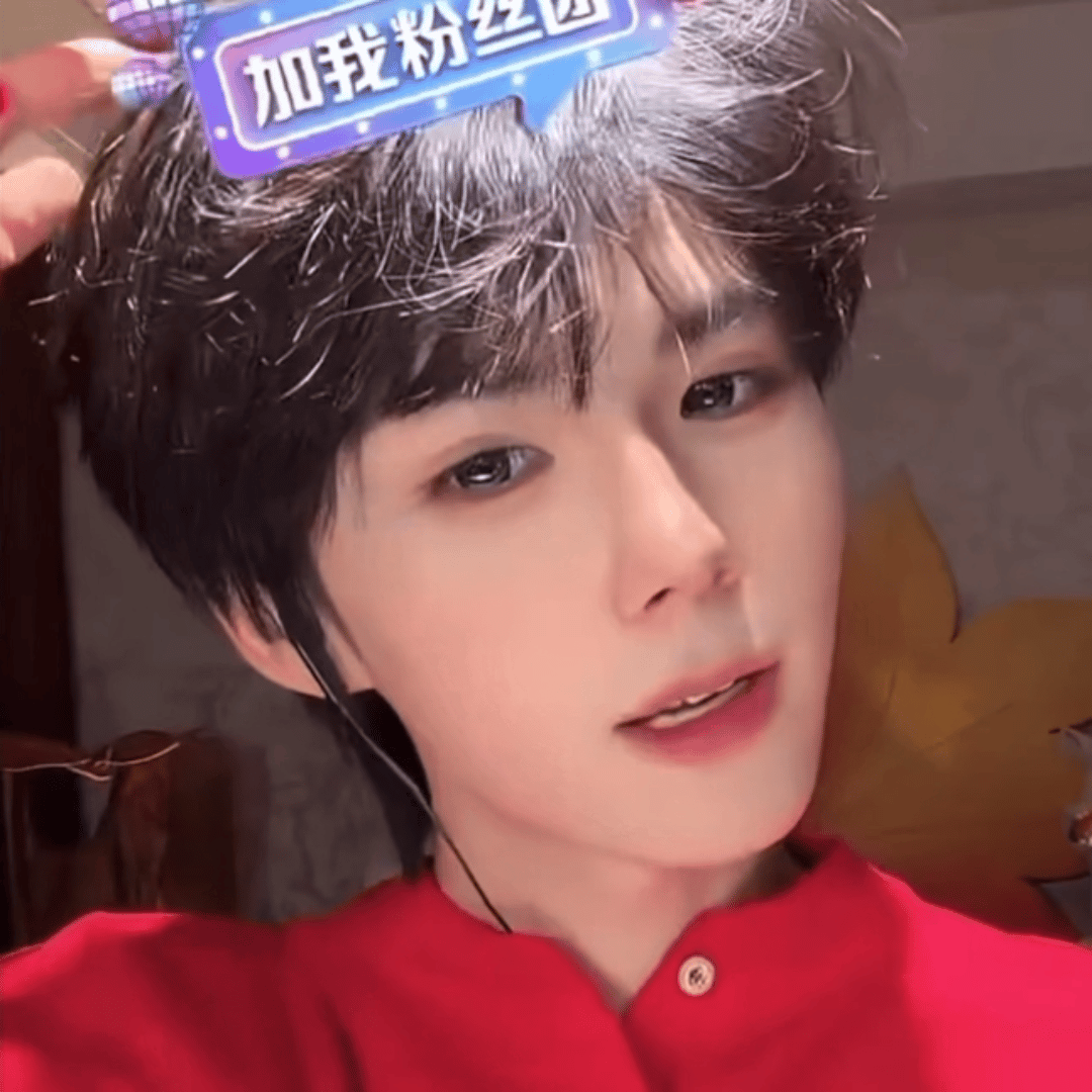 他咋又叽里咕噜想出这番话的 萌鼠了！小呆呆 ​​​