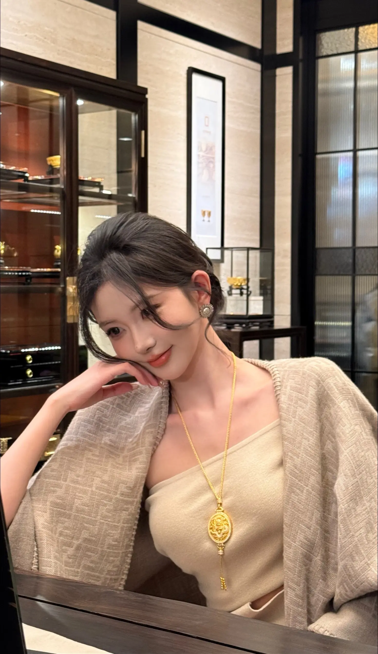 年少不知黄金香。
