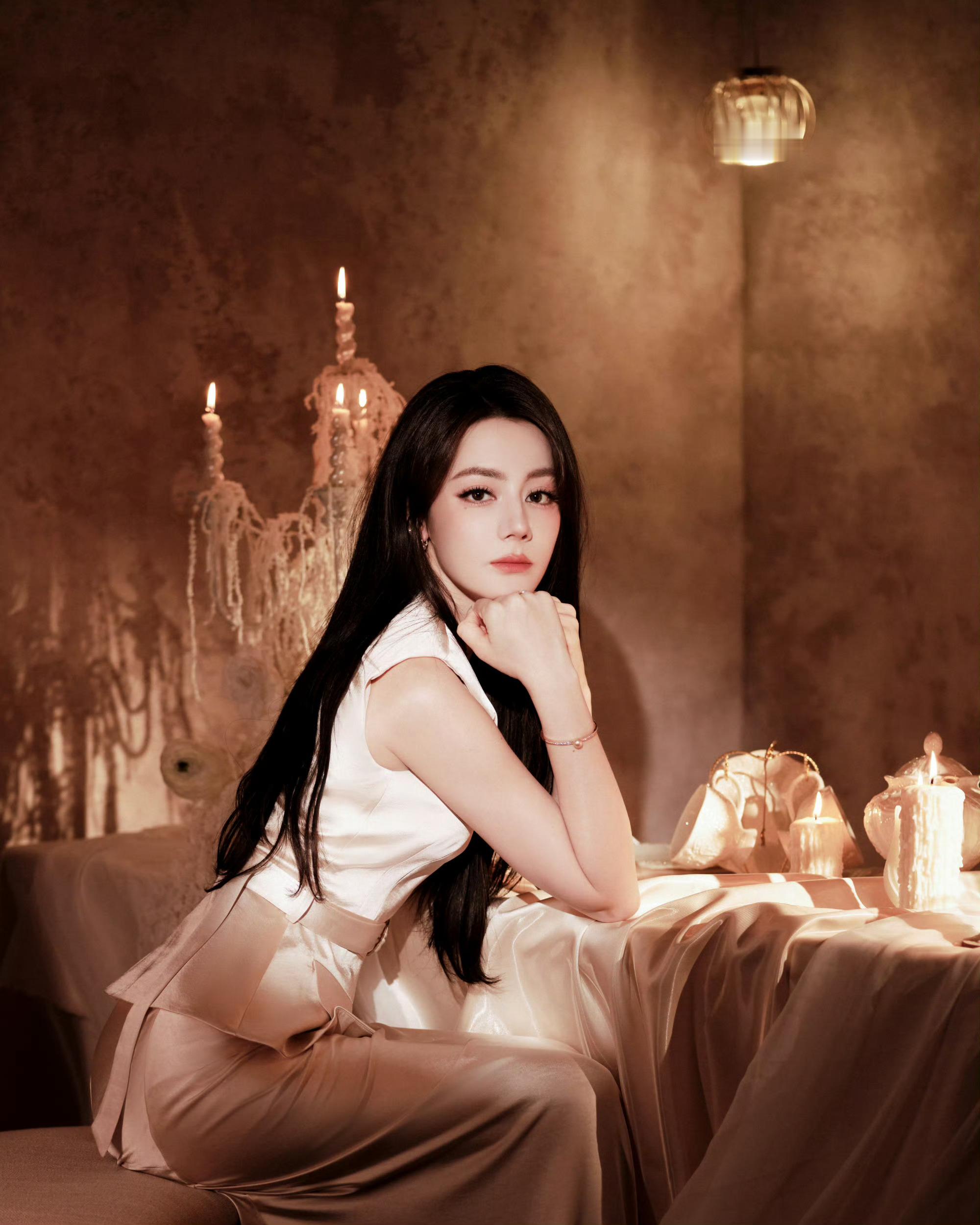 迪丽热巴特别定制礼服美美嘟