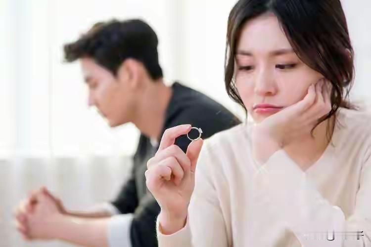 东北方言之（738）得（音二声）意：
这就是喜欢，偏爱，中意，看上了的意思。
一