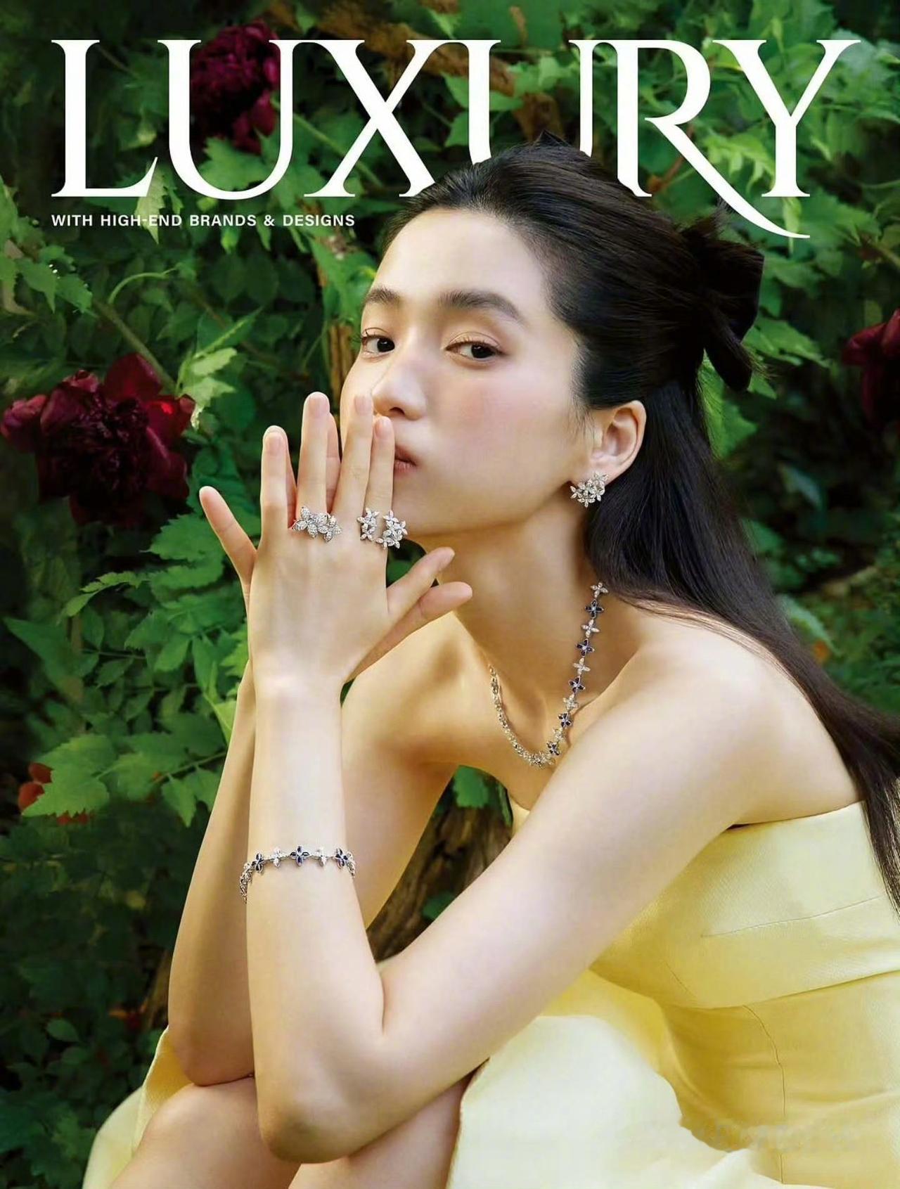 金泰梨  LUXURY 10月刊，Golden Dew珠宝画报，清丽明媚的秋日氛