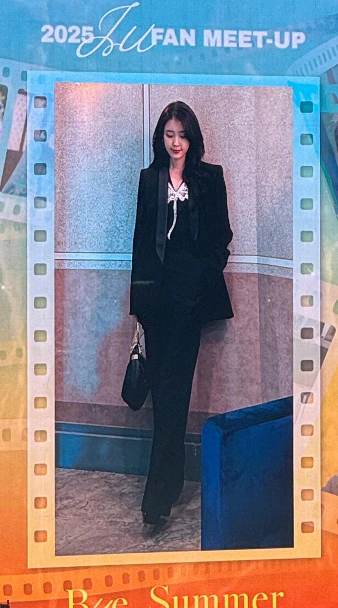 【热帖】IU[超话] 在粉丝见面会上公开新剧 21世纪大君夫人 成熙珠造型 ​​