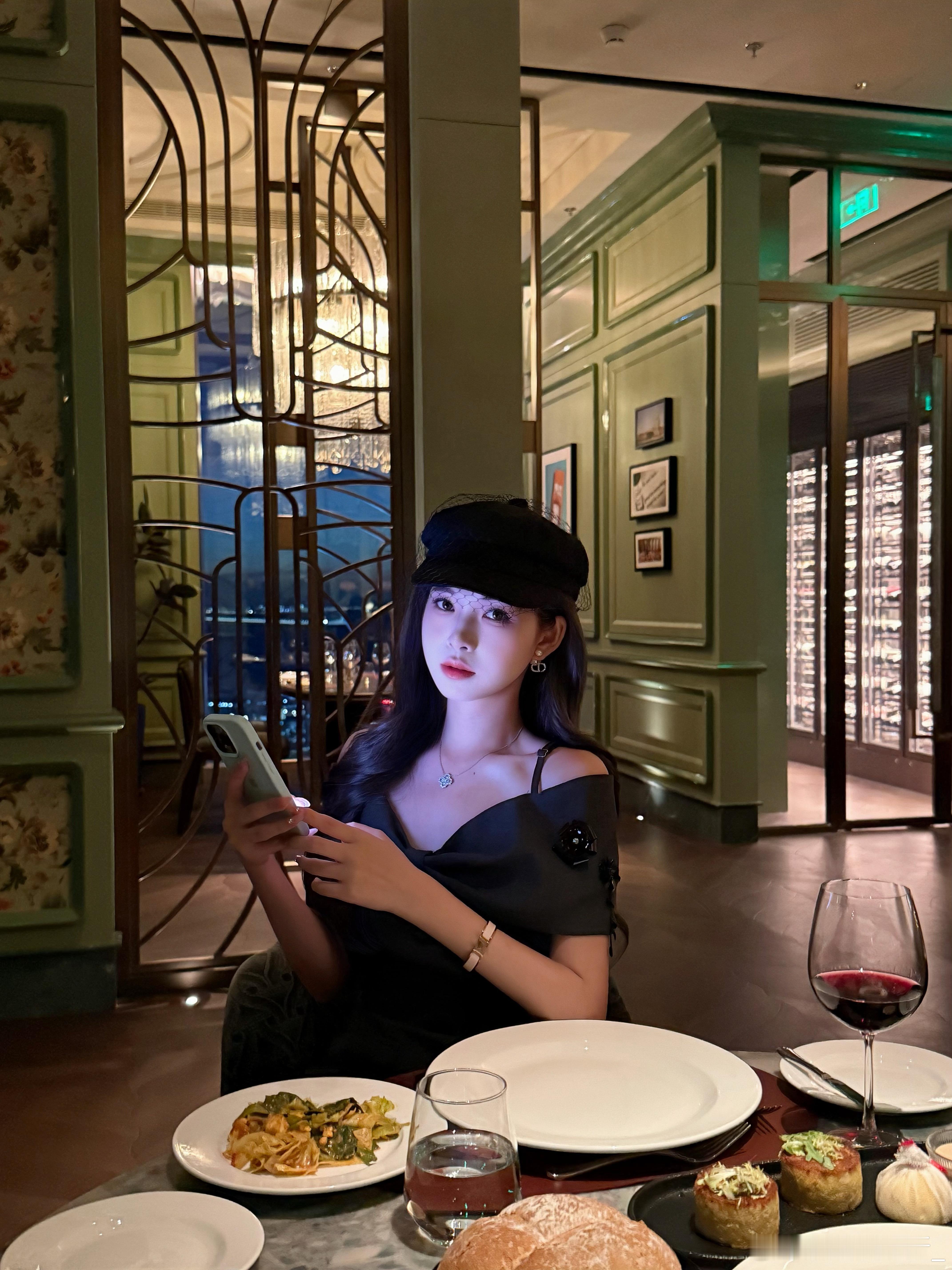 一个月前安达仕的活动图都没发酒店控真的很爱酒店单了✌️  ​​​