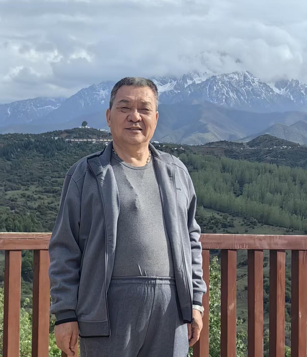 在统一俄罗斯党大会上，普京当着几千名代表说出“命运攸关”四个字，全场瞬间连翻纸声