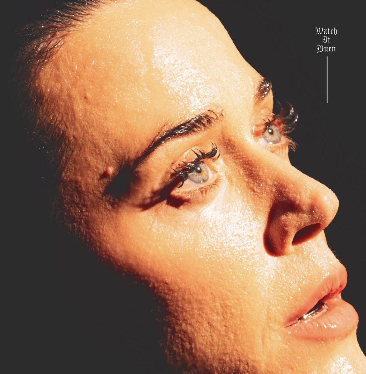KatyPerry Katy Perry公布新单曲《Watch It Burn》