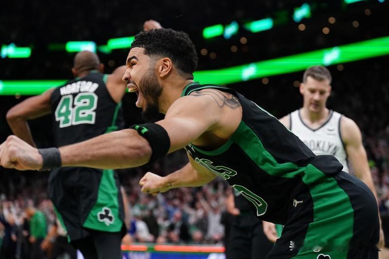 NBA球队三巨头的薪资（2）

波士顿凯尔特人队：
1. 杰森·塔图姆：5420