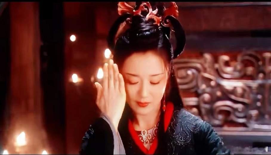 全员翻红，网友推荐李依晓代言霸王茶姬她也确定用虞姬的形象，亮相苏超，也是一种宿命