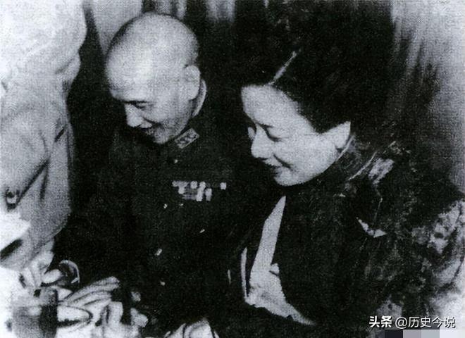 蒋介石处决韩复榘前问计冯玉祥，老上司直言：我有权早将他正法
 
阅读此文前，诚邀