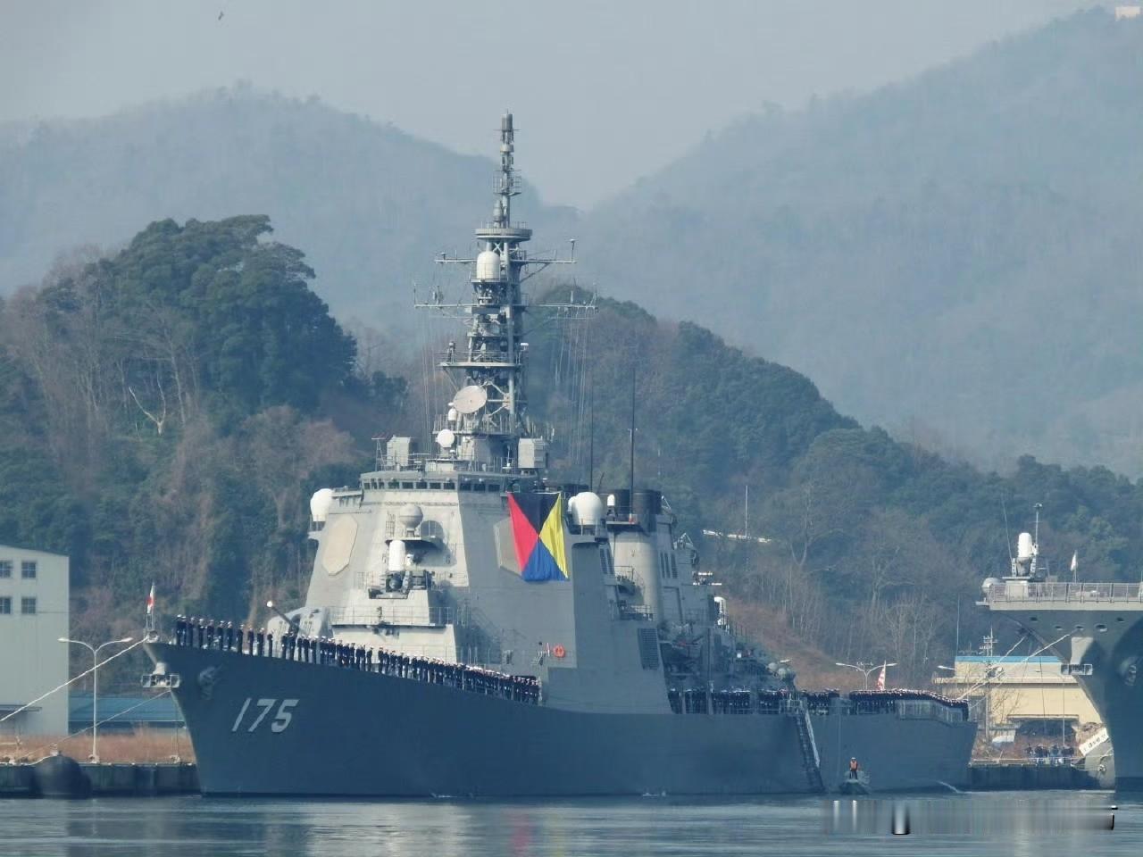 [呲牙] 日本自卫队驱逐舰“最上号”打出“Z字旗”了——“Z字旗”是国际海事信号