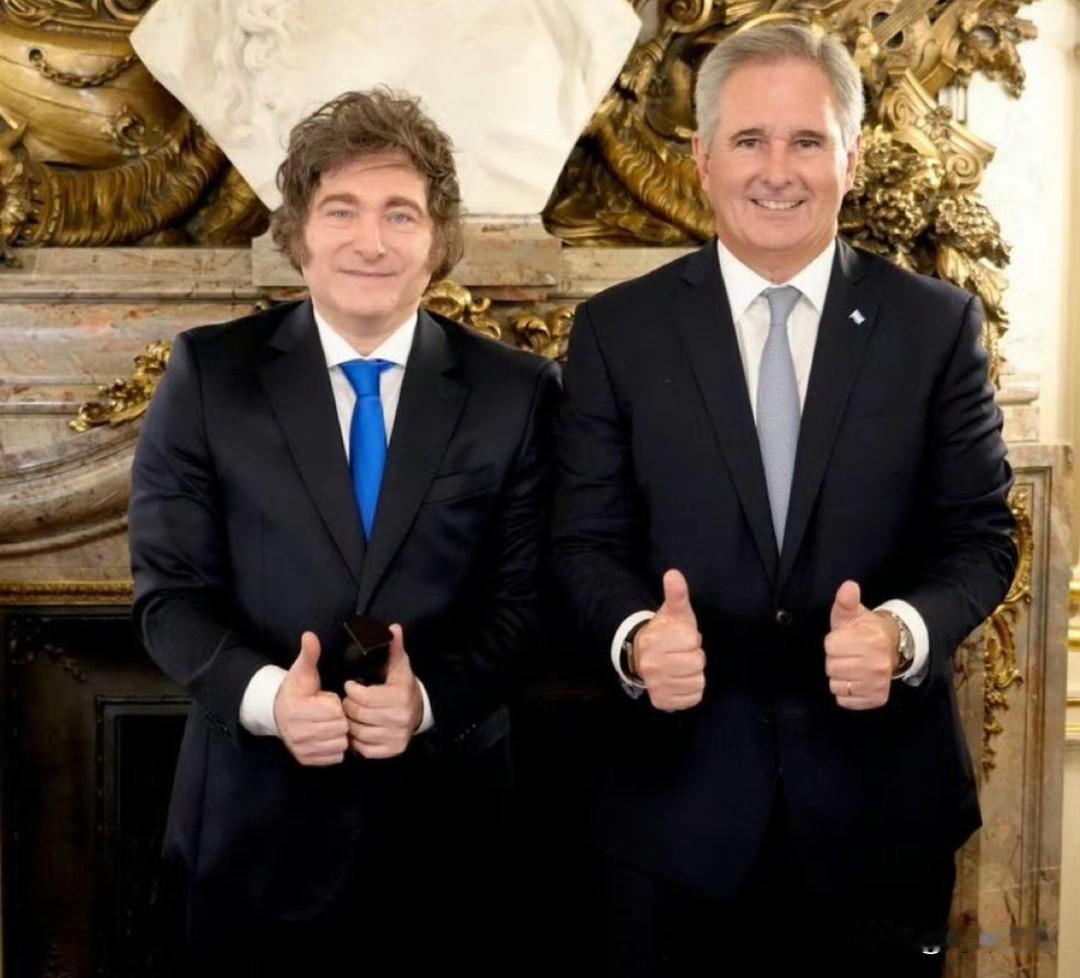 昨天，哥伦比亚的佩特罗、巴西的卢拉和墨西哥的谢因鲍姆在组织拉共体（拉丁美洲和加勒