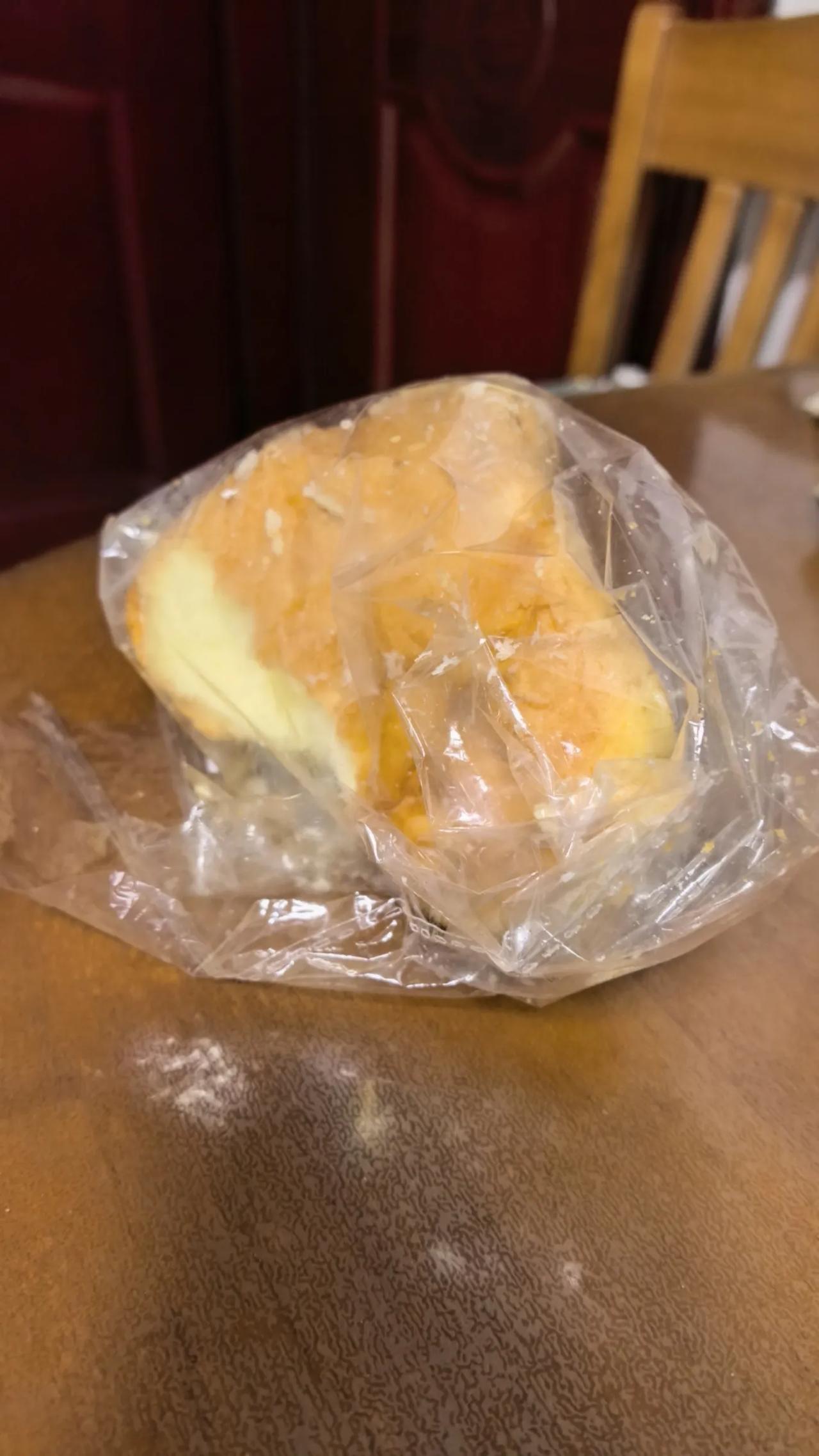 长假期间，同学打电话说，她们一家人从呼和浩特市出发去大同旅游，没有想到，10月2