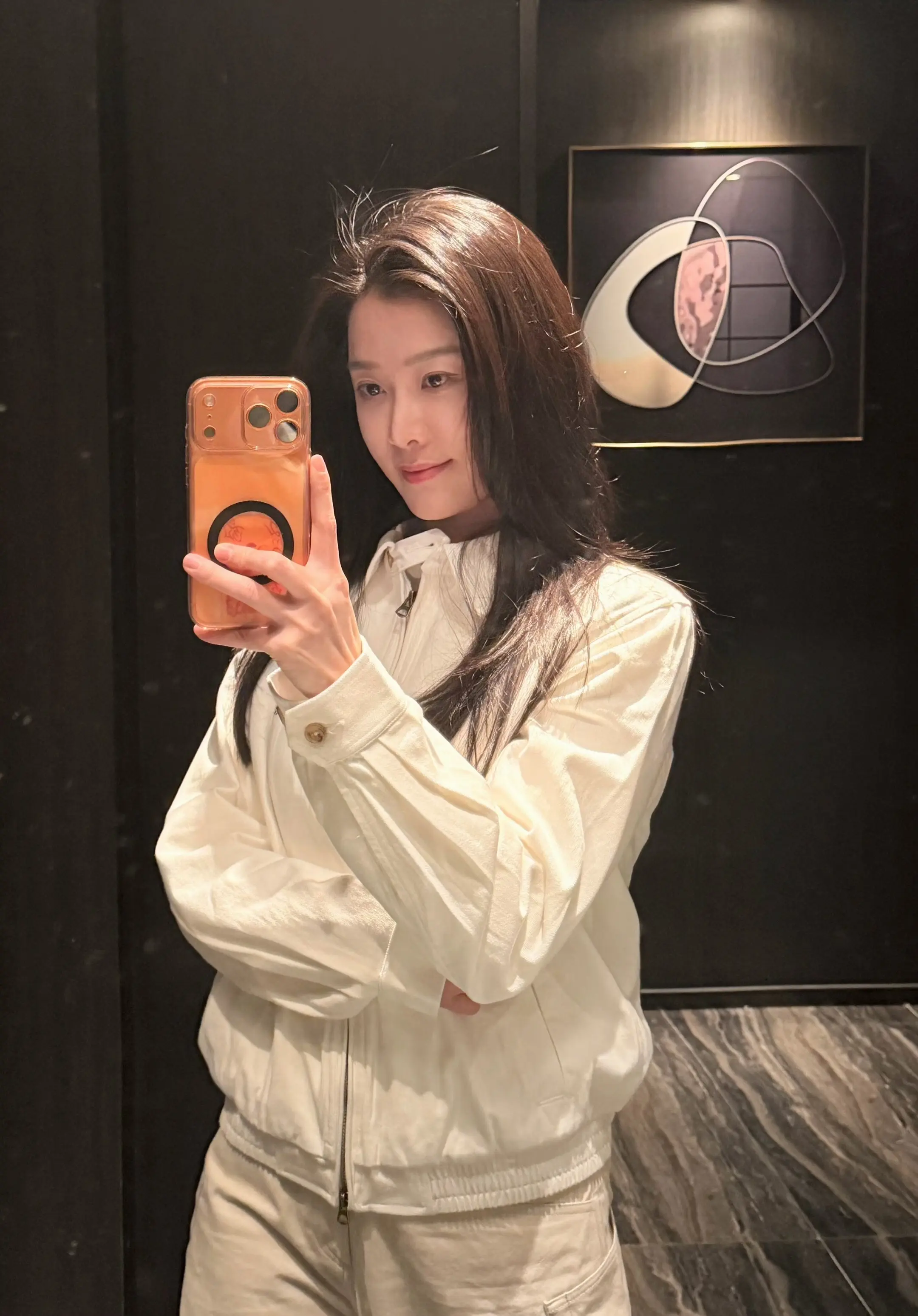 不管什么时候 人格魅力永远碾压长相的