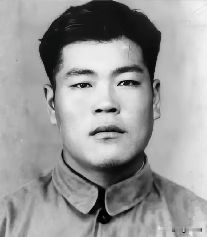1986年记者下乡求水，见农家旧照瞬间动容：眼前残疾老农，竟是上甘岭特级英雄
 