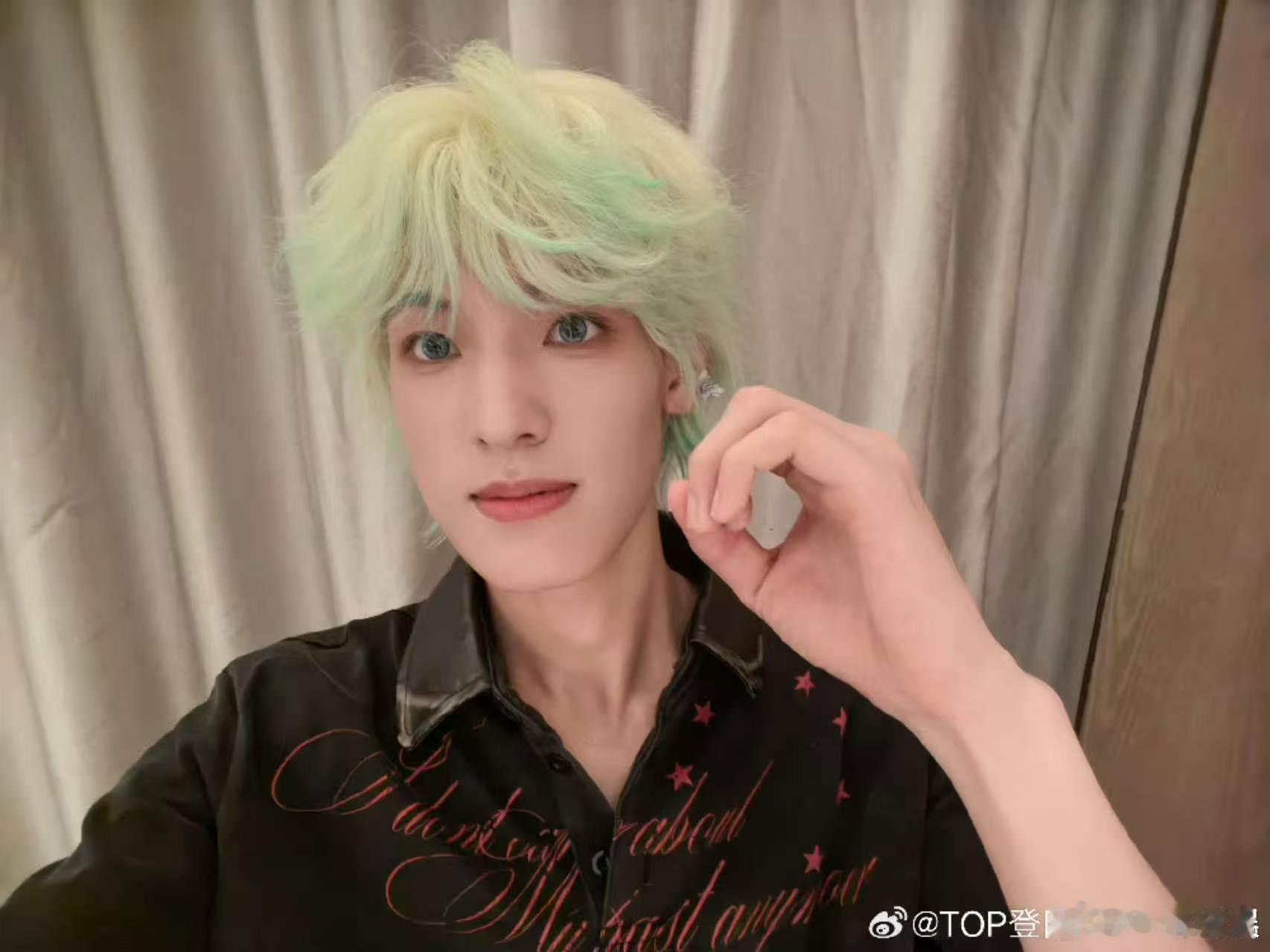 张泽禹小学还尿裤子张泽禹没拿观众当外人一路向海的少年 五椰分享糗事，张泽禹把小学