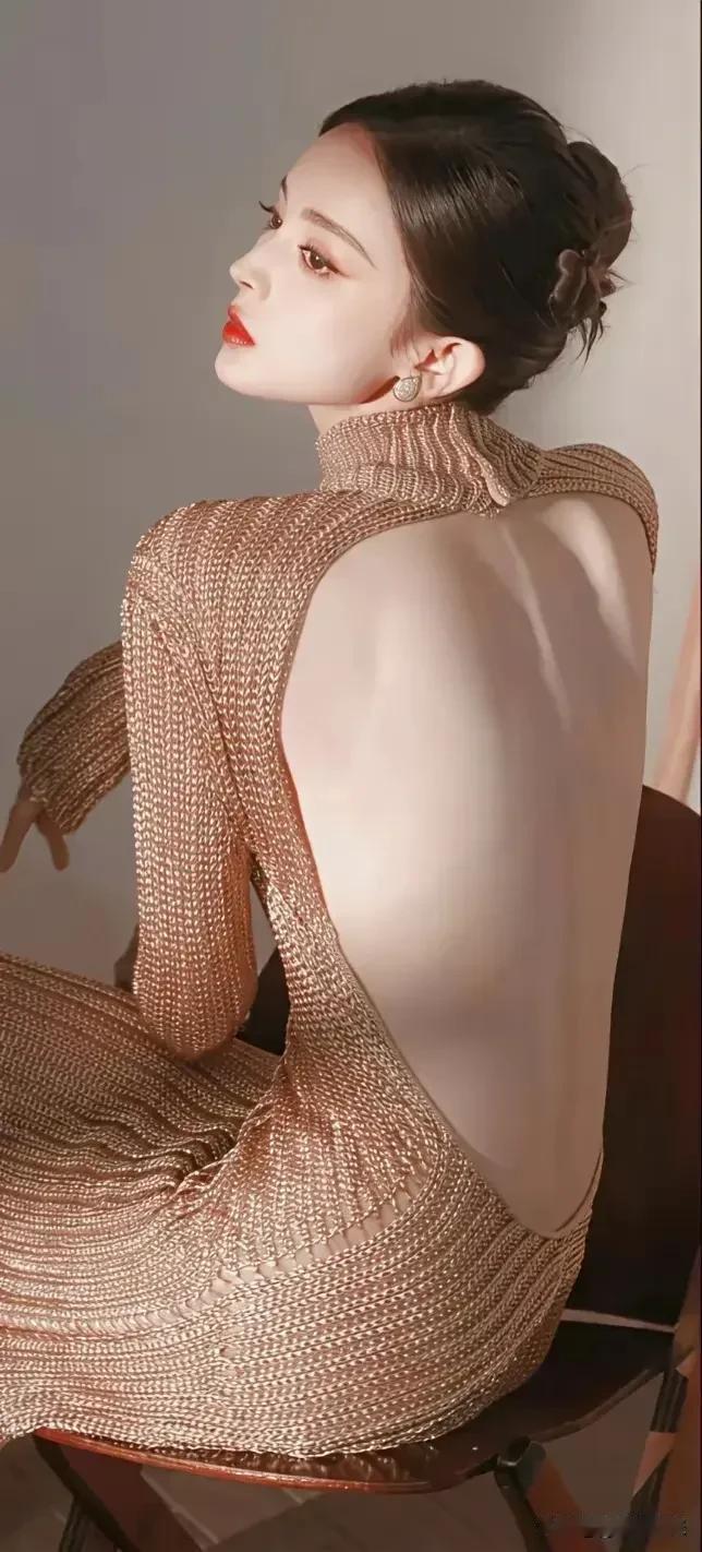 优雅复古风，金丝绒连衣裙，尽显女性魅力！