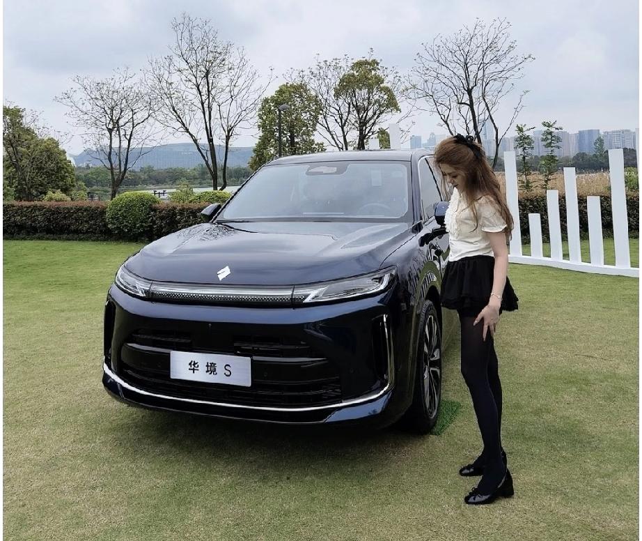 一觉醒来，汽车界炸锅了!
2026年国补以旧换新政策发布了：
1、新能源车：车价