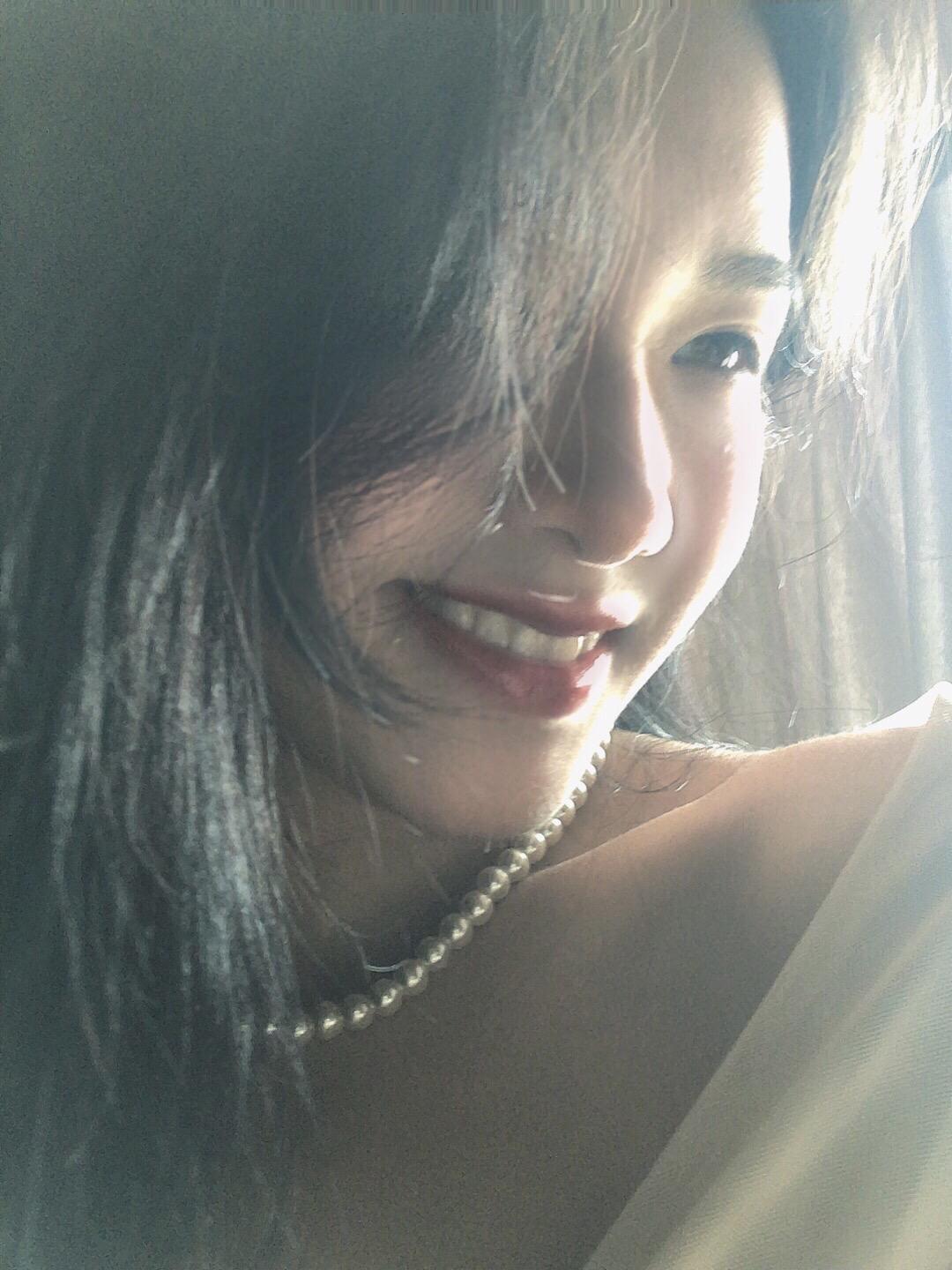 你的笑容比精美的妆容耀眼千万倍
