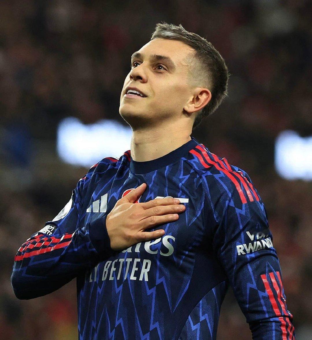 今天是特罗萨德31岁生日，祝福他英超联赛 阿森纳 特罗萨德