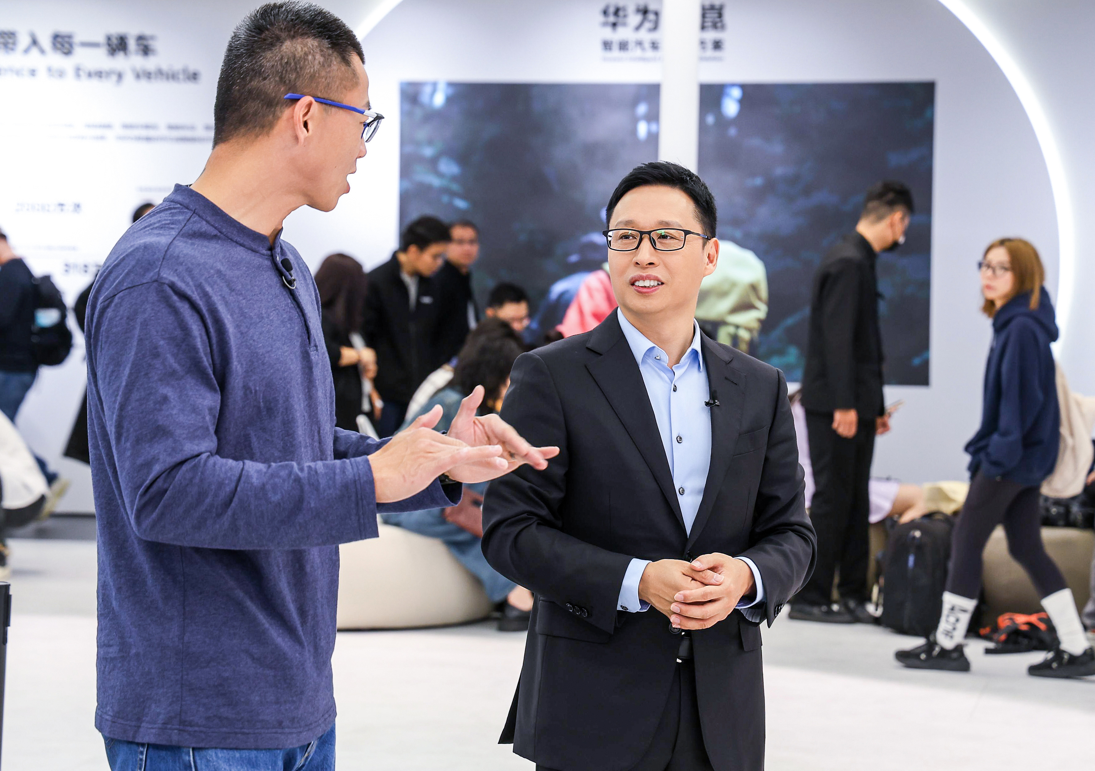 靳玉志没有回答排队，而是给了真正的判断标准面对陈震的犀利追问，华为车BU CEO