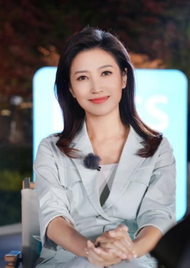 2017年，著名主持人刚强向春妮求婚，春妮提出婚后不要孩子，刚强一口答应。对春妮