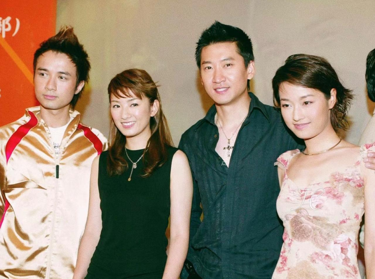都说周杰演技好，其实他的长相也清秀耐看，有北方男人独特的气质。

当年《还珠三》