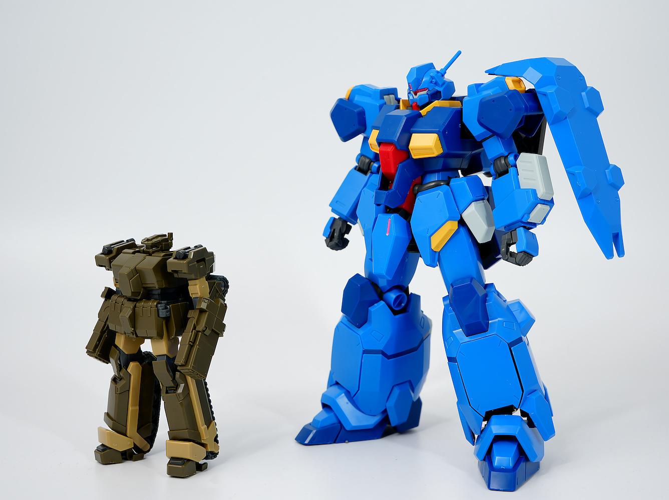 都是1/144高达模型