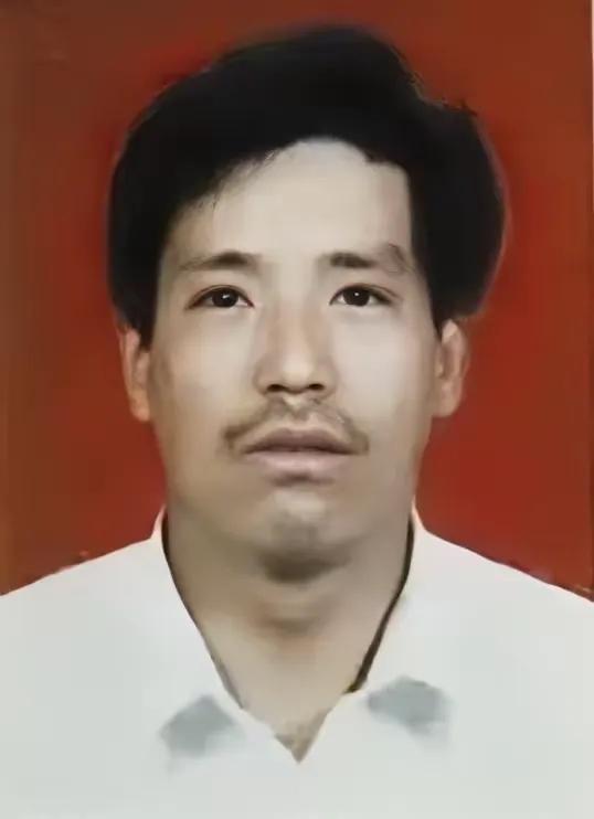 孙水林，湖北武汉黄陂人，建筑商，武汉东方建筑集团的项目经理，从1989年在外承包