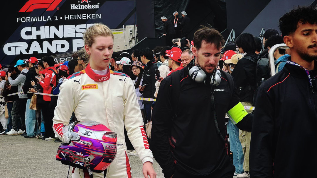 在把单反拍的所有正赛照片修完之前，先把手机里拍的一些围场杂图丢出来好了。 