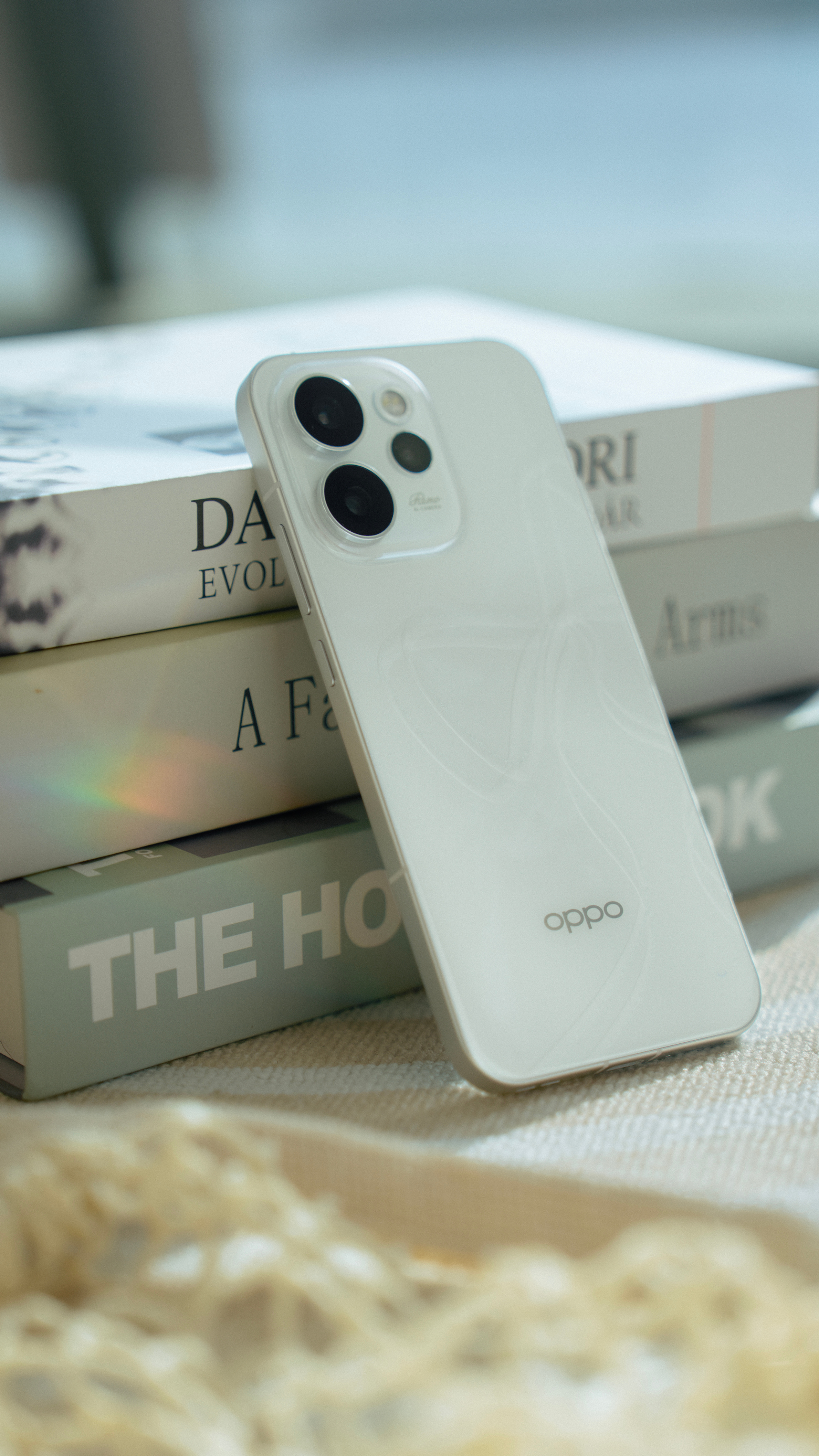 全新OPPO Reno15系列，又美又强。 