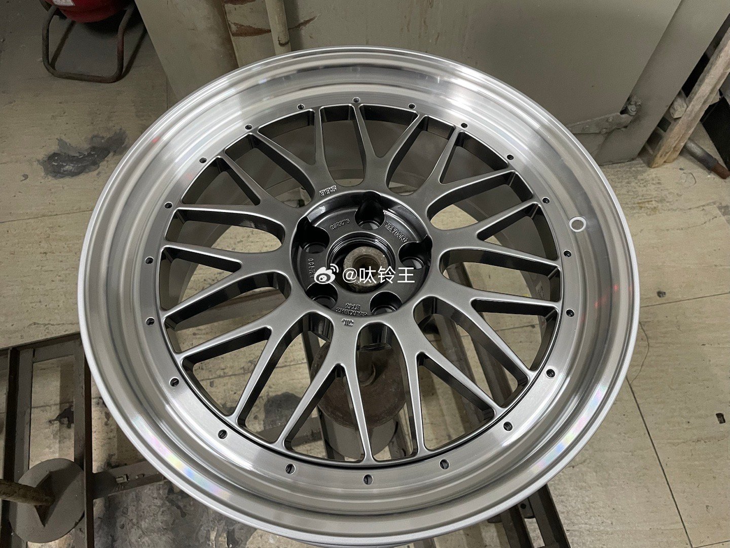 已反装，数据：19寸 8.5J  ET31  5*112正品日本进口BBS LM